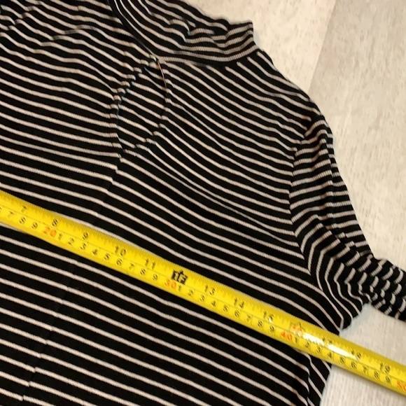 Philosophy Black White‎ Striped Front Key Hole - Picture 7 of 11